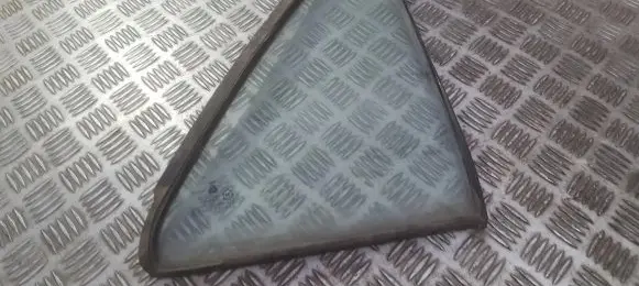 Rear vent window glass