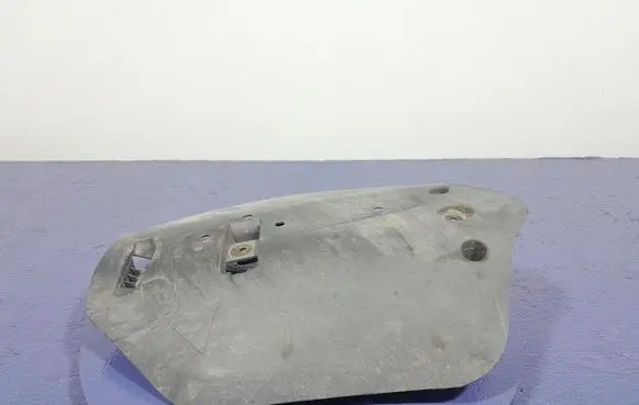 BMW X7 G07 Front underbody cover/under tray 6877044