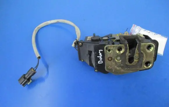 KIA Carens I Front door lock