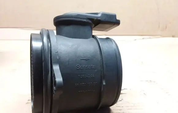 Peugeot 308 Mass air flow meter 9650010780