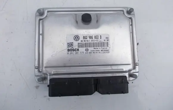 Volkswagen Touran I Engine control unit/module 06G906022B 06G906022A 0261201575