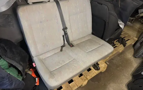 Volkswagen Transporter - Caravelle T5 Second row seats 