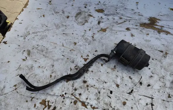 Volvo V40 Fuel filter bracket/mount holder 