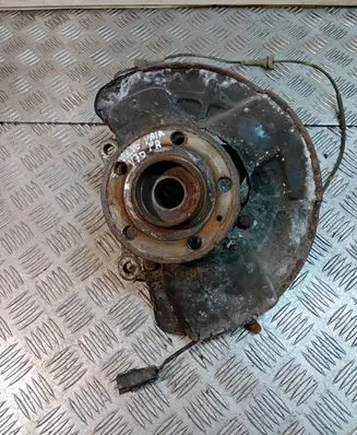 Volvo V70 Front wheel bearing hub 9461943