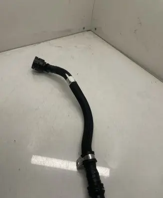 Land Rover Range Rover Sport L461 Engine coolant pipe/hose R8E218B402AB R8E218B402