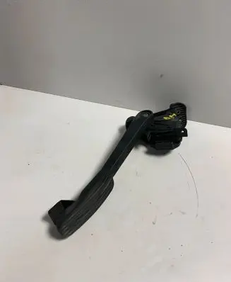 Volvo S80 Accelerator throttle pedal 9157552