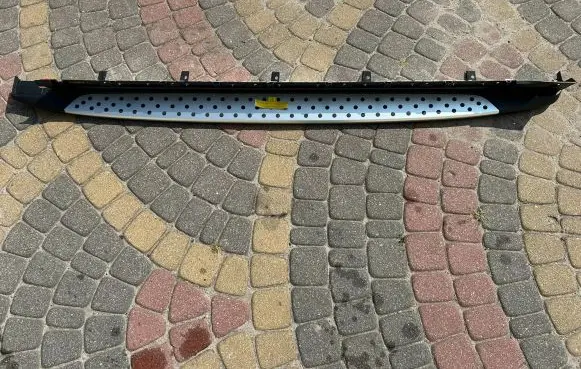 KIA Sorento Foot area side trim 1210302012