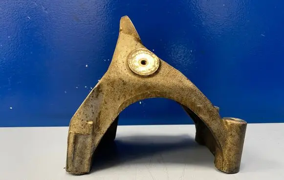 Volkswagen Touareg I Engine mounting bracket 07Z199307B