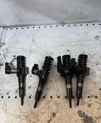 Volkswagen PASSAT B6 Fuel injector 000130073sx 140206