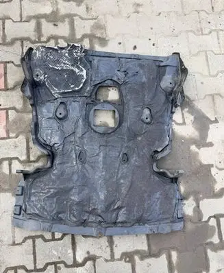 BMW 1 E81 E87 Engine splash shield/under tray 7059383 7059384