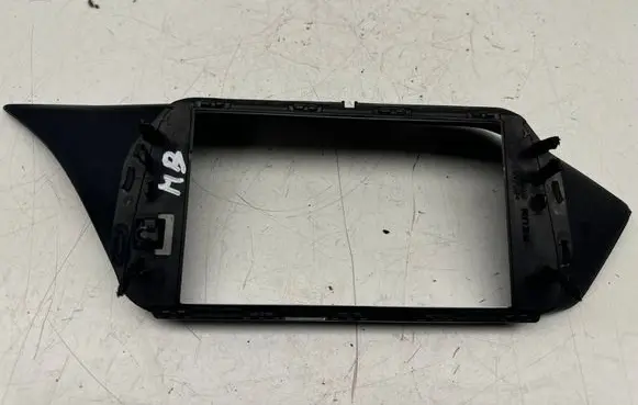 Mercedes-Benz E W212 Radio/GPS head unit trim A2126802136