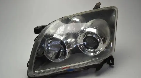 Toyota Avensis T250 Headlight/headlamp 12230