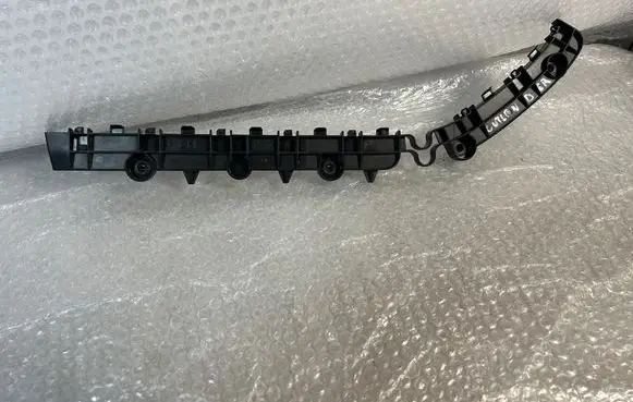 Rear bumper mounting bracket