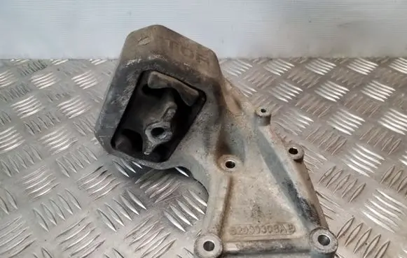 Jeep Grand Cherokee (WK) Engine mount bracket 52090308AE