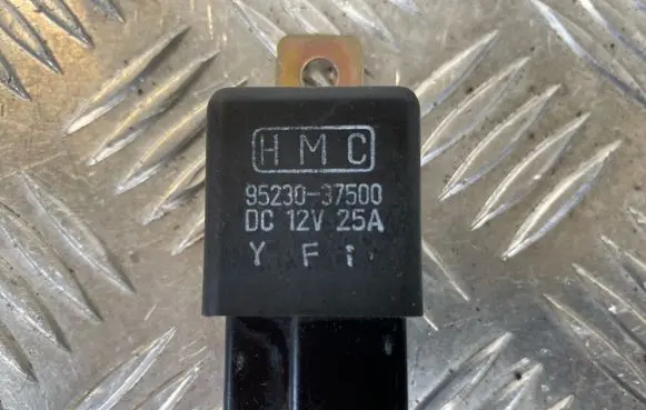 Hyundai Terracan Other relay 9523037500