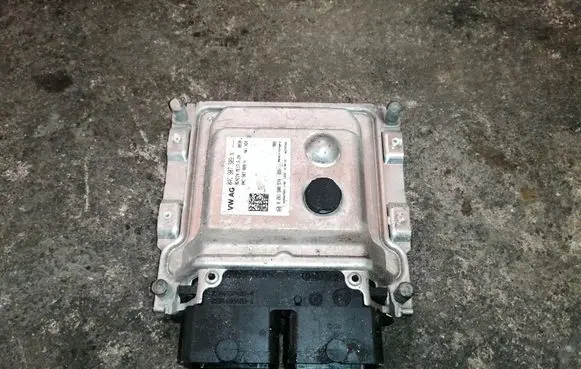 Volkswagen Up Engine control unit/module 04C907309N 0261S08574