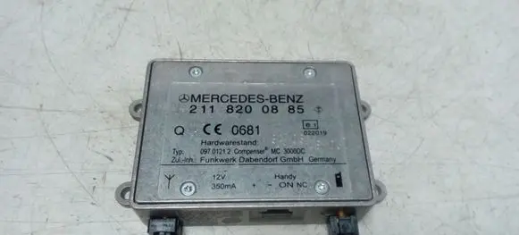 Mercedes-Benz CLS C219 Aerial antenna amplifier 2118200885