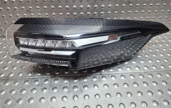 Peugeot 308 Rear/tail lights S26282232 9835299280