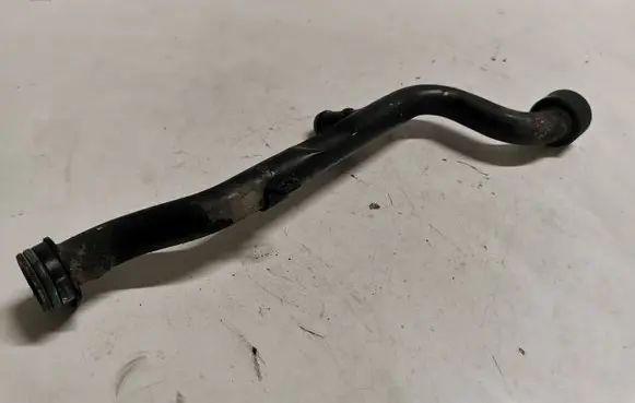 Audi A8 S8 D3 4E Engine coolant pipe/hose 057121075T
