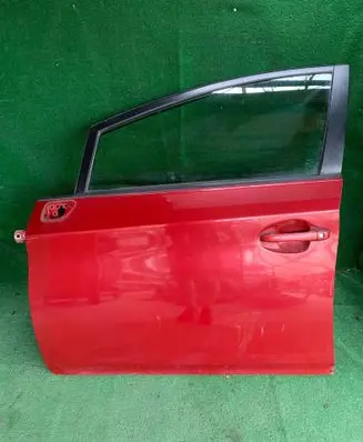 Toyota Prius (XW30) Front door 