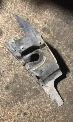BMW 5 E39 Intercooler air guide/duct channel 8188818