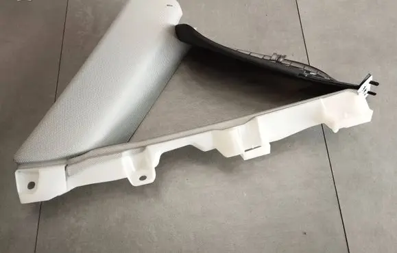 (D)pillar trim (top)