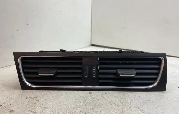 Audi A5 8T 8F Dash center air vent grill 8T1820951C