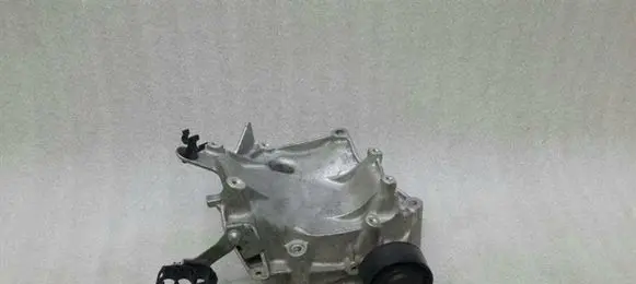 Mercedes-Benz C W205 Generator/alternator bracket A6512340339