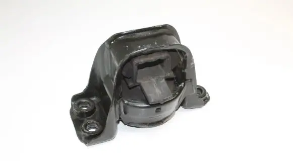 Nissan Qashqai Engine mount bracket