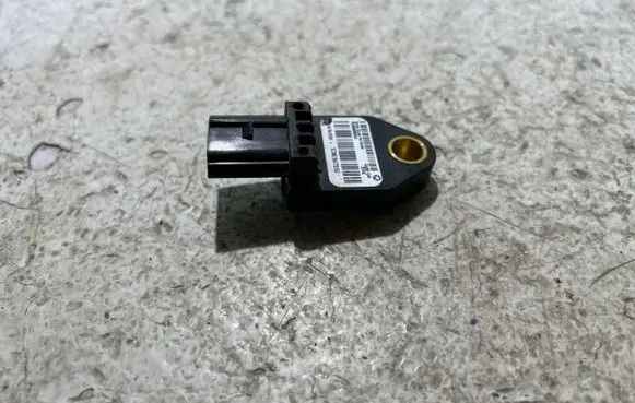 Chrysler Sebring (JS) Airbag deployment crash/impact sensor P04896065AA 39754C TC7ME16477D151
