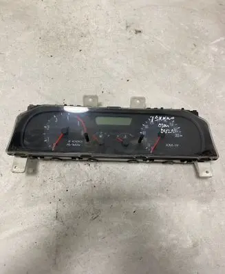 Nissan Primera Speedometer (instrument cluster) 3522512