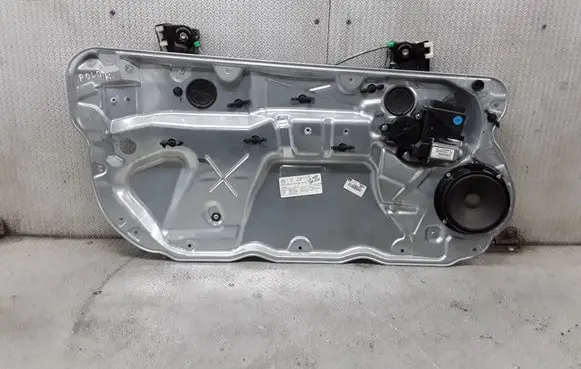 Volkswagen Polo Front door window regulator with motor 6Q2959802A
