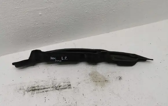 Chrysler 300C Fender foam support/seal 