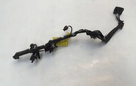 BMW 2 F44 Fuel injector wires 8678974