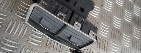 Audi A6 S6 C6 4F Rear air vent grill 4f0819203b