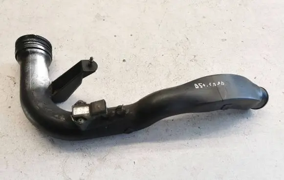 Volkswagen PASSAT B5.5 Intercooler hose/pipe 3B0145762B 8E0145762B