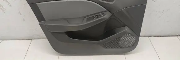 Renault Clio V Front door card panel trim 