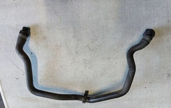 BMW 5 G30 G31 Engine coolant pipe/hose 8602649