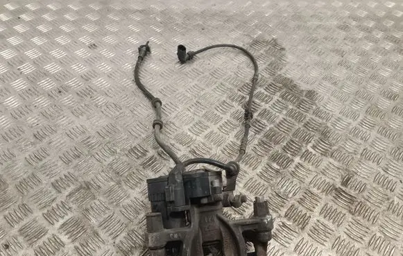 BMW 2 F46 Rear brake caliper 6883036