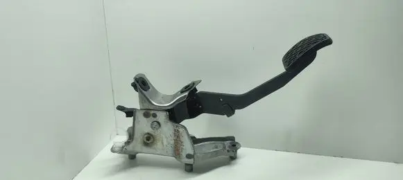 Nissan Note (E12) Clutch pedal 