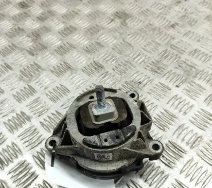 BMW 4 F32 F33 Engine mount bracket 6856183