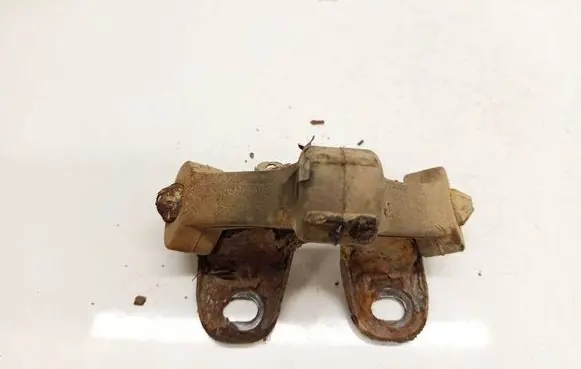 Skoda Octavia Mk2 (1Z) Muffler mount bracket/holder 6Q0253147