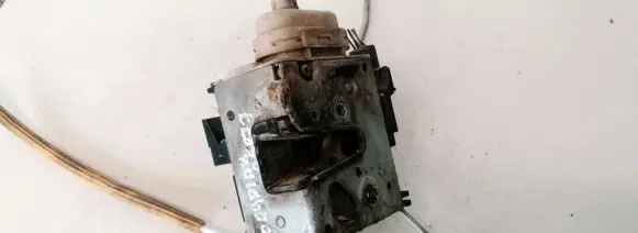 Audi A4 S4 B5 8D Front door lock 8D1837016C