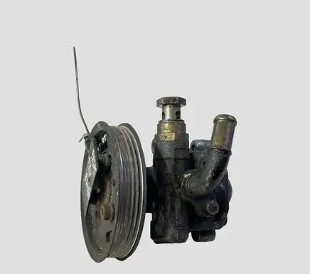 Volkswagen PASSAT B5.5 Power steering pump 8D0145177Q