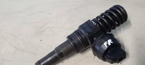 Audi A4 S4 B6 8E 8H Fuel injector 038130073BN
