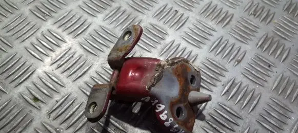 KIA Sportage Rear door lower hinge