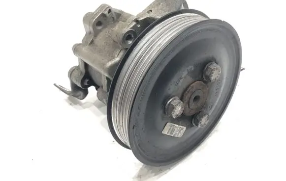 BMW X1 E84 Power steering pump 678045902
