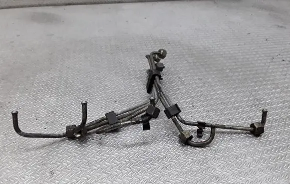 Fuel injector supply line/pipe