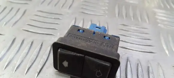BMW 5 E39 Electric window control switch 8368932