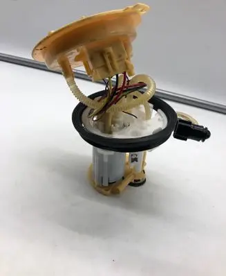 Audi A5 In-tank fuel pump 8B3919088a
